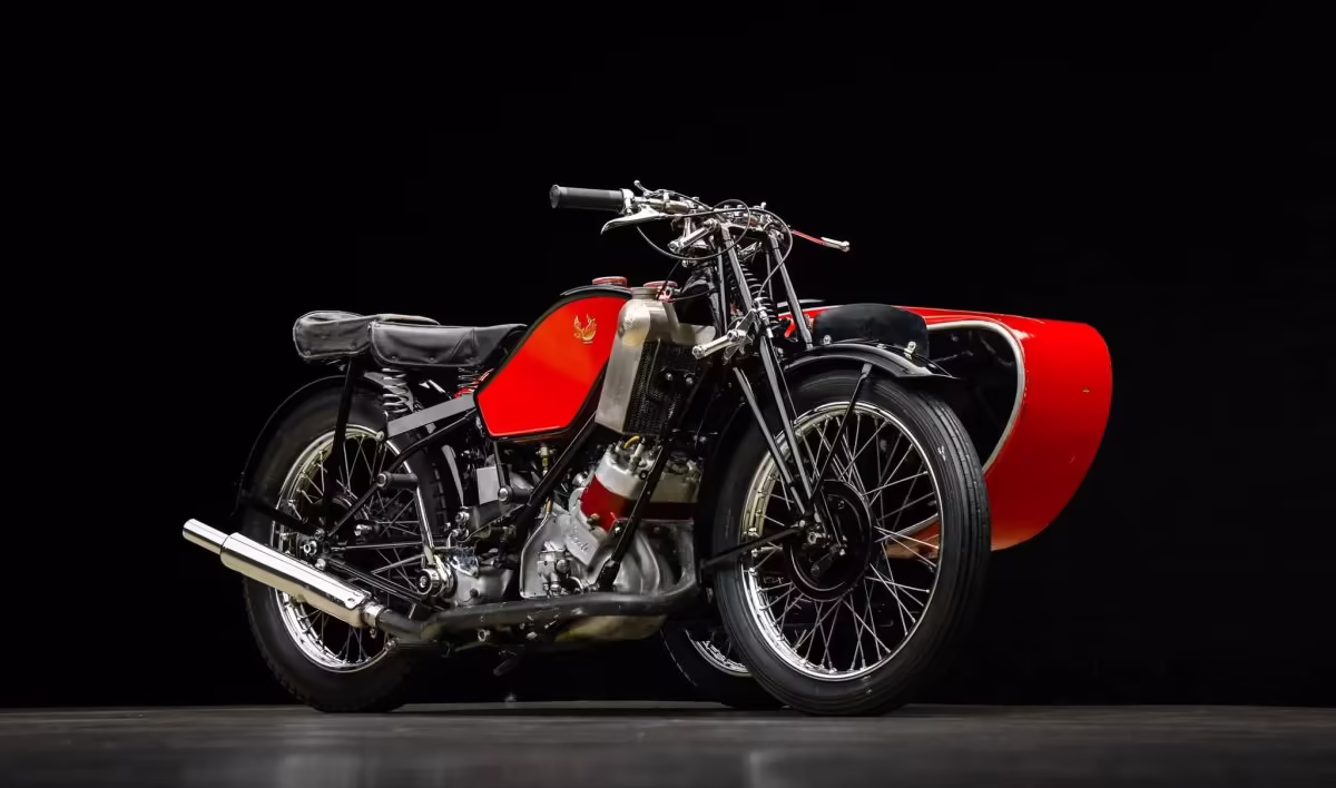 Scott Flying Squirrel 498 cc с коляской из коллекции Стива Маккуина