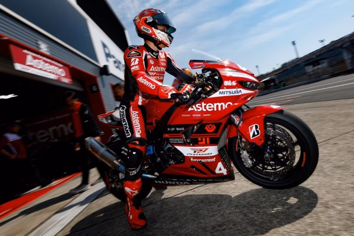 Honda CBR1000RR-R Fireblade команды Astemo Pro Honda SI Racing с узлом вилки Showa и тормозного суппорта Nissin