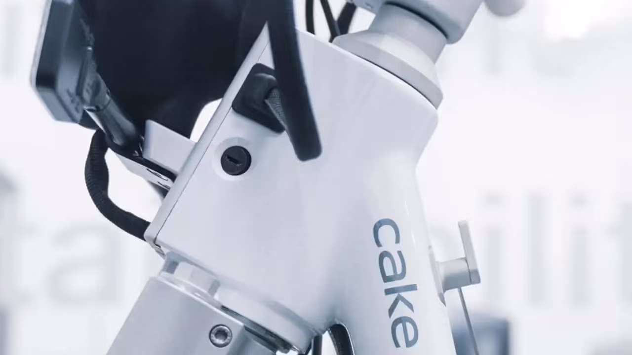 Электромотоциклы CAKE первого поколения: модели Ösa+ и Makka