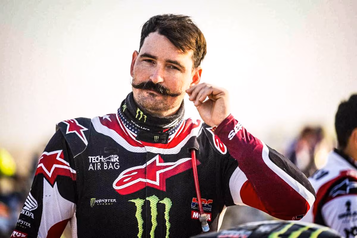 Скайлер Хоус на раллийном мотоцикле ZXMoto 450 Rally