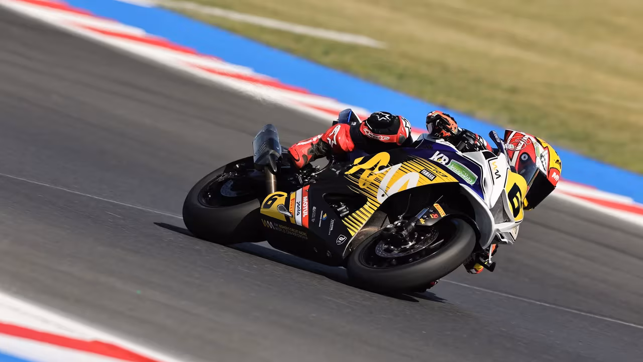 Мария Эррера на Yamaha R7 в гонке WorldWCR в Мизано