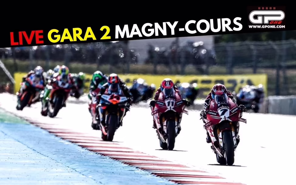 Стартовая решётка второй гонки WSBK в Маньи-Куре, на первом ряду Николо Булега, Икер Лекуона и Яри Монтелла