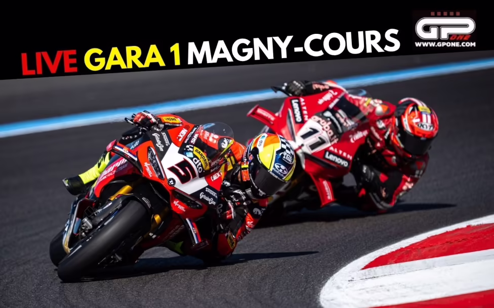 Стартовое поле первой гонки WSBK в Маньи-Куре перед началом заезда