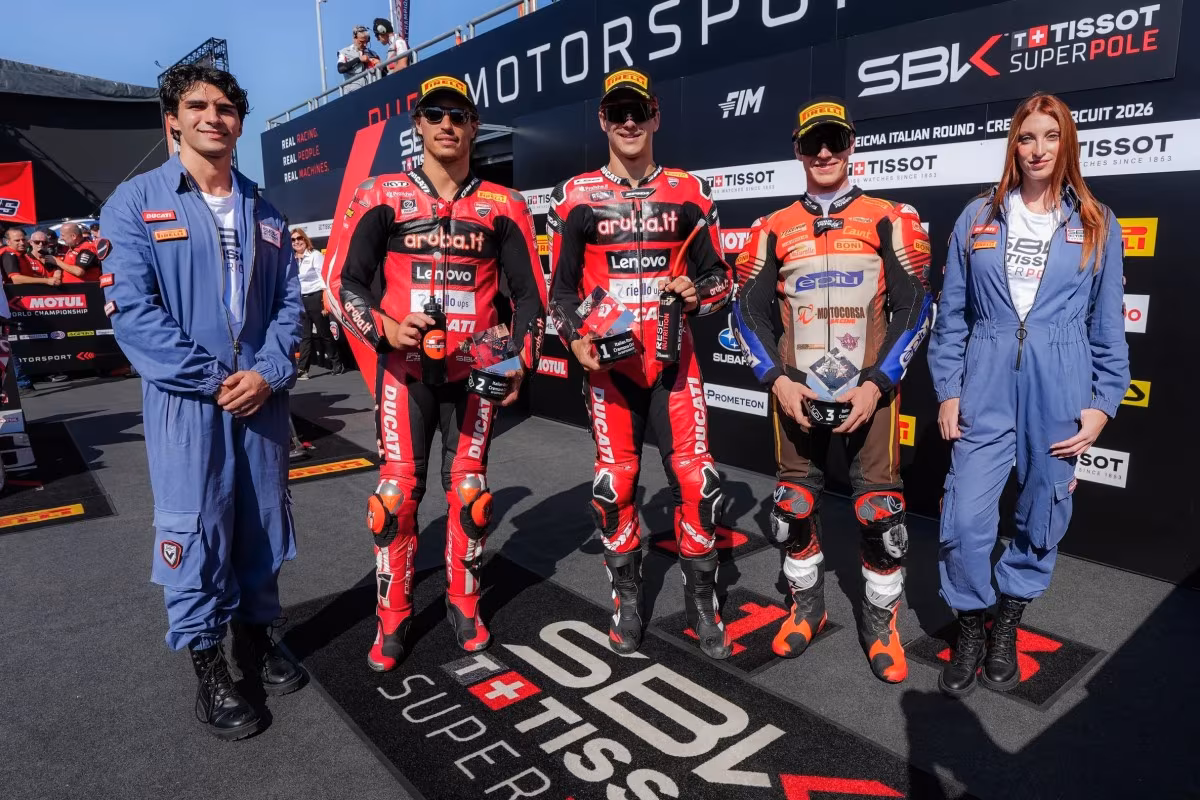 Икер Лекуона на Ducati Panigale V4 R в квалификации WorldSBK в Кремоне