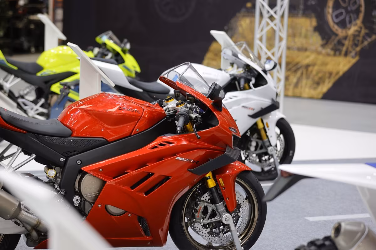 Новинки на Мотовесне: ZXMoto 820RR-R и ZXMoto 820RR (2026)